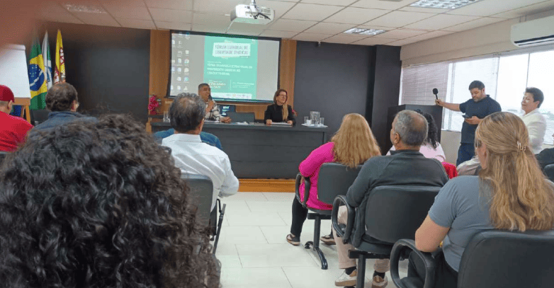 PARTICIPAÇÃO DA DIRETORIA NO FÓRUM ESTADUAL DE LIBERDADE SINDICAL DO PARANÁ